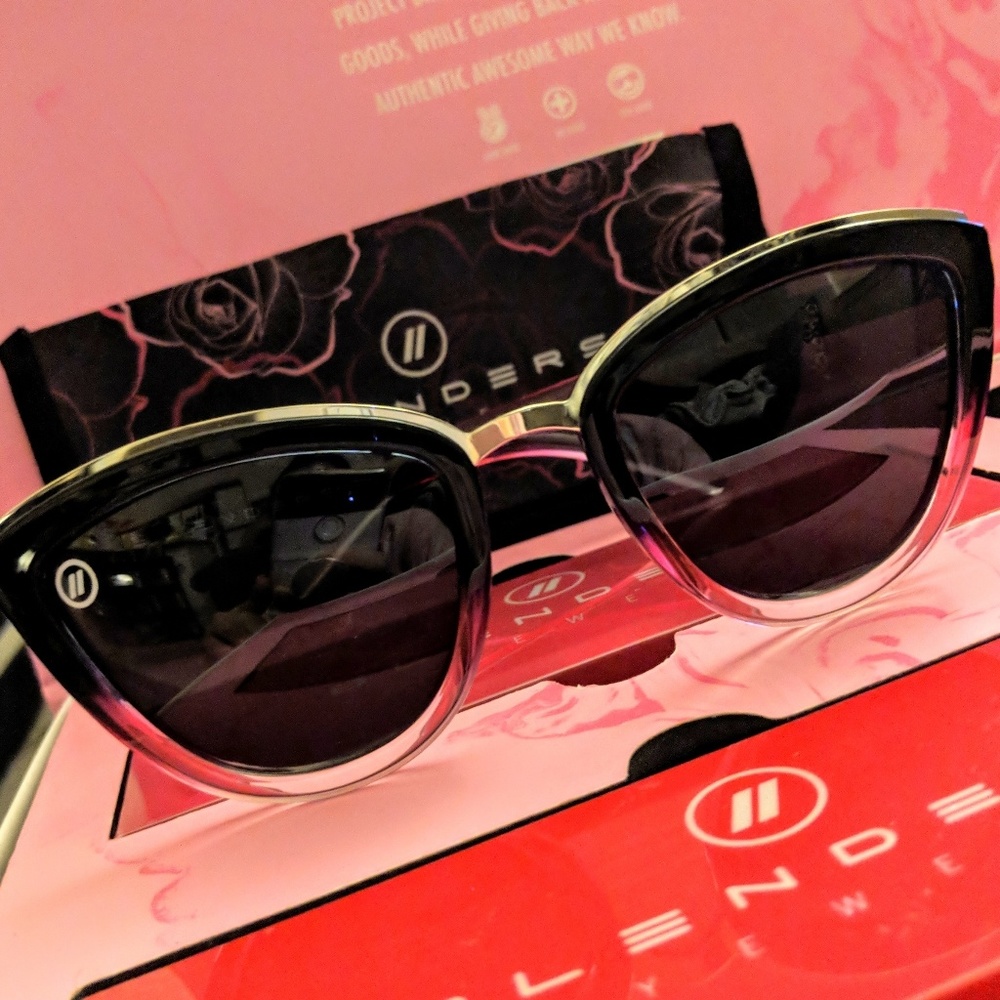 NWOT Polarized Women's Cat Eye Sunglasses